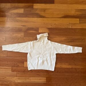 Cream Wool Uniqlo Turtleneck Sweater 🧶